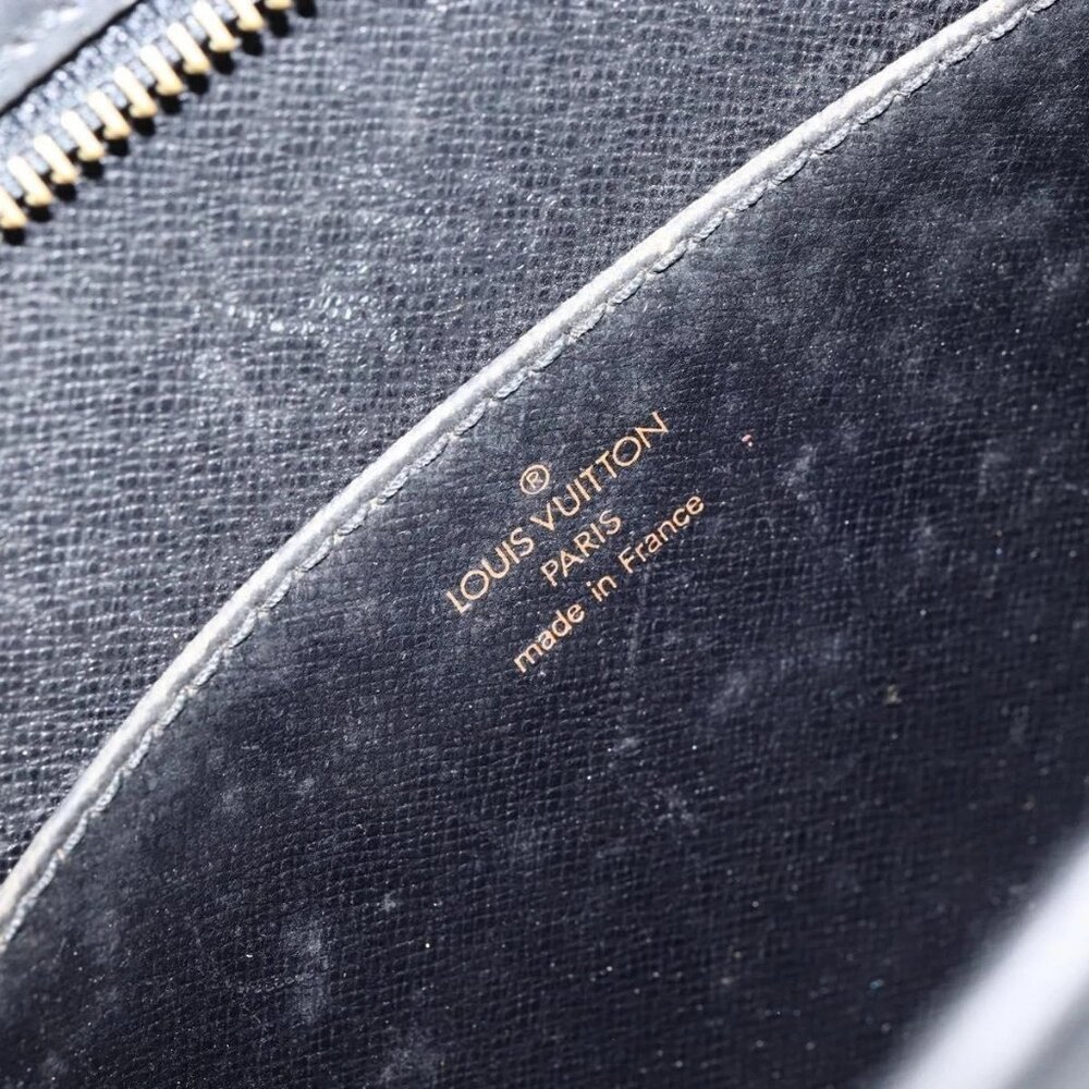 LOUIS VUITTON Epi Pochette Homme Clutch Bag Black Noir - Picture 14 of 16